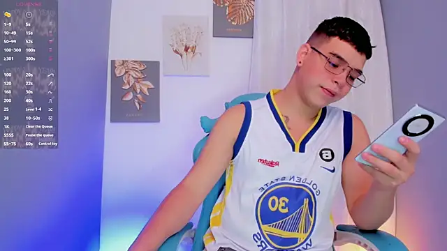 Snapshot of alex_boyy chatting on November 7, 2025, 11:49 pm alex boyy online show from November 7, 2025, 11:49 pm