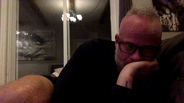 Snapshot of Muscledick40 chatting on March 18, 2026, 11:41 pm Muscledick40 online show from March 18, 2026, 11:41 pm