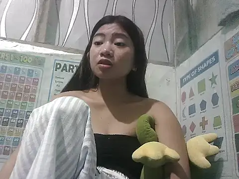 Snapshot of Hot_Lina31 chatting on July 19, 2026, 1:04 pm Hot Lina31 online show from July 19, 2026, 1:04 pm