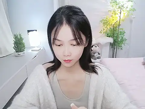 Snapshot of mili0923 chatting on October 11, 2025, 5:00 pm mili0923 online show from October 11, 2025, 5:00 pm