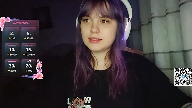 Snapshot of KristiBloom chatting on February 13, 2026, 7:32 pm KristiBloom online show from February 13, 2026, 7:32 pm