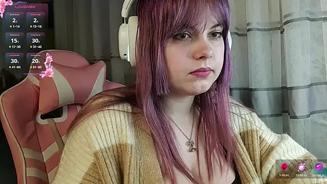 Snapshot of KristiBloom chatting on March 5, 2026, 11:01 pm KristiBloom online show from March 5, 2026, 11:01 pm