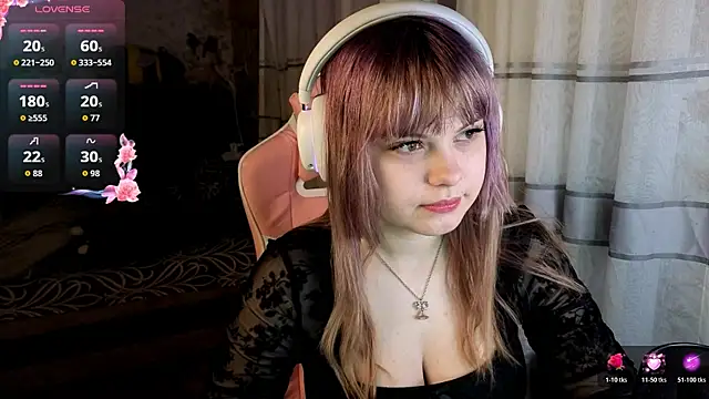 Snapshot of KristiBloom chatting on March 24, 2026, 10:59 pm KristiBloom online show from March 24, 2026, 10:59 pm