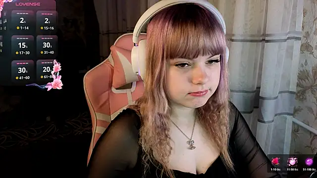 Snapshot of KristiBloom chatting on March 25, 2026, 11:55 pm KristiBloom online show from March 25, 2026, 11:55 pm