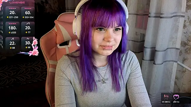 Snapshot of KristiBloom chatting on April 8, 2026, 10:54 pm KristiBloom online show from April 8, 2026, 10:54 pm