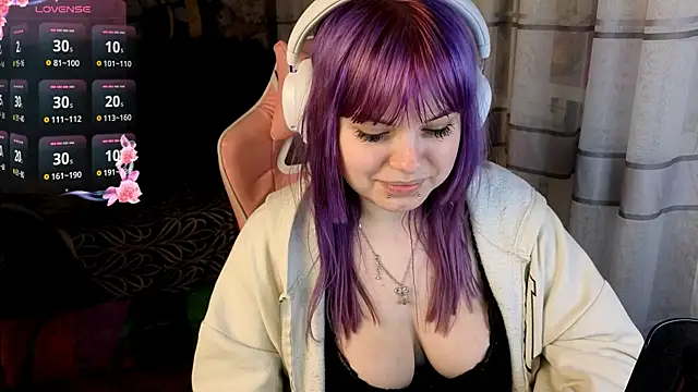 Snapshot of KristiBloom chatting on April 15, 2026, 9:59 pm KristiBloom online show from April 15, 2026, 9:59 pm