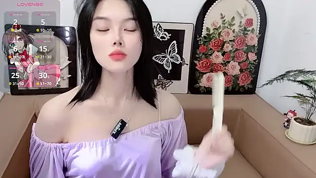 Snapshot of T-TeaR chatting on June 7, 2026, 2:37 am T-TeaR online show from June 7, 2026, 2:37 am