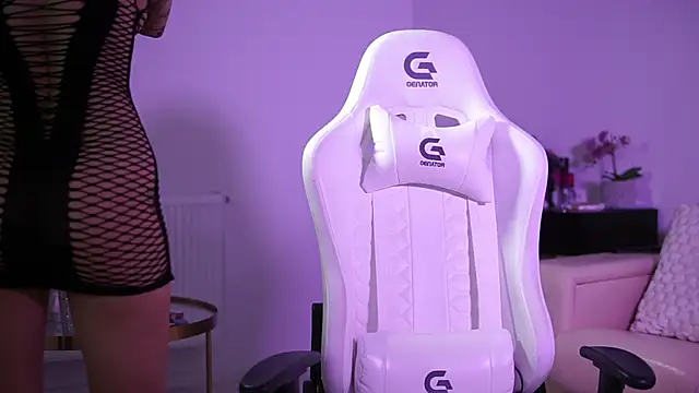 Snapshot of GiaInked chatting on November 29, 2025, 9:29 pm GiaInked online show from November 29, 2025, 9:29 pm