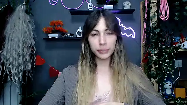 Snapshot of Walleriana chatting on October 18, 2025, 9:15 pm Walleriana online show from October 18, 2025, 9:15 pm