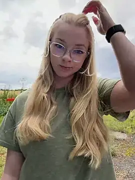 LinaLeana online show from July 20, 2026, 2:30 pm