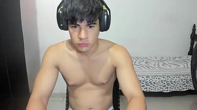 Snapshot of max_morris66 chatting on November 8, 2025, 12:27 pm max morris66 online show from November 8, 2025, 12:27 pm