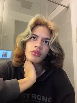 sukulaurens online show from November 18, 2025, 6:34 pm