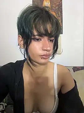 Snapshot of sukulaurens chatting on June 2, 2026, 6:15 am sukulaurens online show from June 2, 2026, 6:15 am