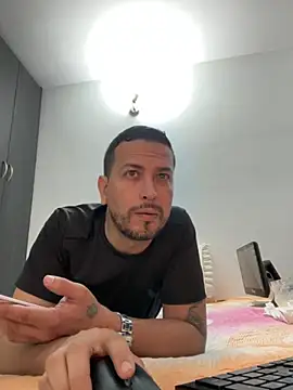 Snapshot of JX7NOVA chatting on October 9, 2025, 10:35 am JX7NOVA online show from October 9, 2025, 10:35 am