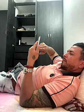 Snapshot of JX7NOVA chatting on October 21, 2025, 5:30 am JX7NOVA online show from October 21, 2025, 5:30 am