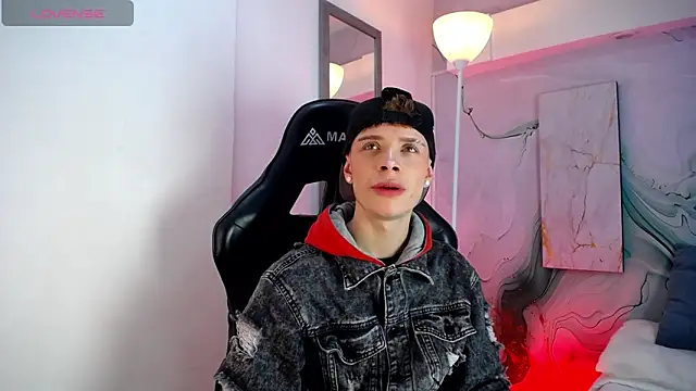Snapshot of JackFrosst chatting on June 18, 2026, 12:42 pm JackFrosst online show from June 18, 2026, 12:42 pm