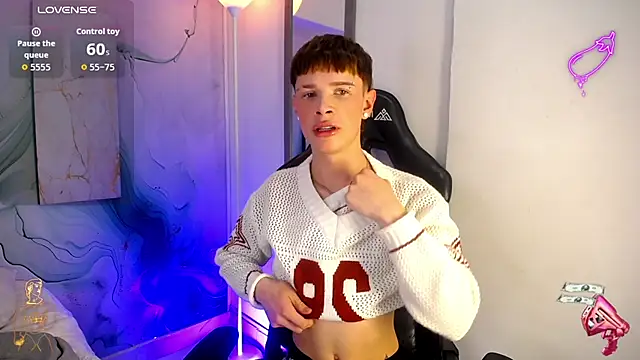 Snapshot of JackFrosst chatting on July 9, 2026, 12:31 pm JackFrosst online show from July 9, 2026, 12:31 pm