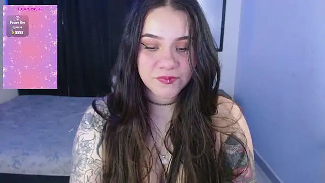 Snapshot of sky_myers_ chatting on November 18, 2025, 8:13 pm sky myers online show from November 18, 2025, 8:13 pm