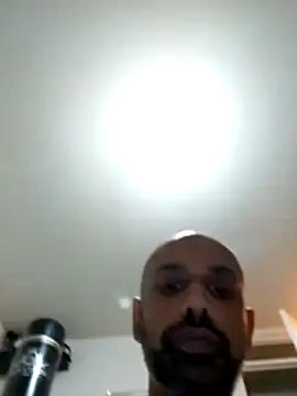 Snapshot of T1T012 chatting on January 6, 2026, 10:23 pm T1T012 online show from January 6, 2026, 10:23 pm