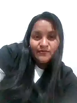 Snapshot of lucia00xx chatting on October 21, 2025, 11:49 pm lucia00xx online show from October 21, 2025, 11:49 pm