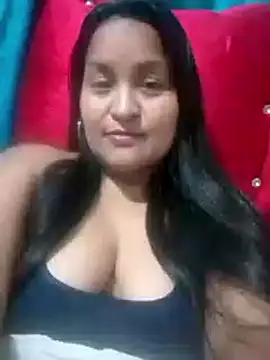 Snapshot of lucia00xx chatting on November 8, 2025, 10:52 pm lucia00xx online show from November 8, 2025, 10:52 pm