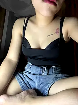 Snapshot of Lyly69699 chatting on October 19, 2025, 5:30 am Lyly69699 online show from October 19, 2025, 5:30 am