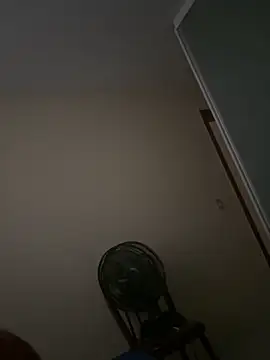 Snapshot of B-38 chatting on October 25, 2025, 11:40 am B-38 online show from October 25, 2025, 11:40 am