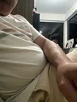 Snapshot of B-38 chatting on November 8, 2025, 12:22 am B-38 online show from November 8, 2025, 12:22 am