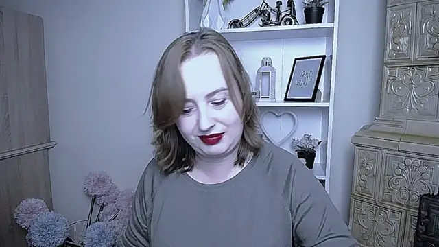 Snapshot of HelenFl chatting on October 15, 2025, 7:19 am HelenFl online show from October 15, 2025, 7:19 am