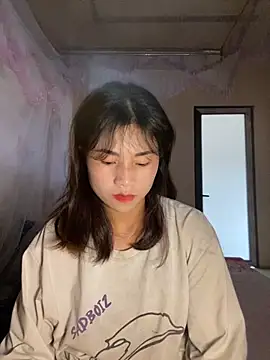 Snapshot of Mylinh- chatting on October 12, 2025, 9:41 am Mylinh- online show from October 12, 2025, 9:41 am