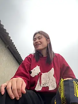 Snapshot of Mylinh- chatting on November 10, 2025, 7:18 am Mylinh- online show from November 10, 2025, 7:18 am