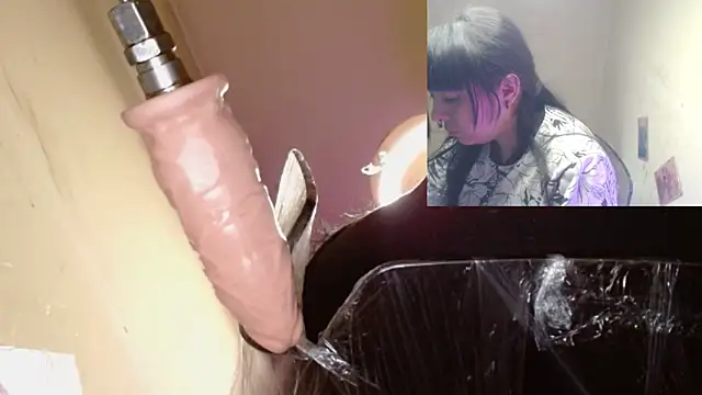 Snapshot of Lunabunnycreamy chatting on November 11, 2025, 2:00 am Lunabunnycreamy online show from November 11, 2025, 2:00 am