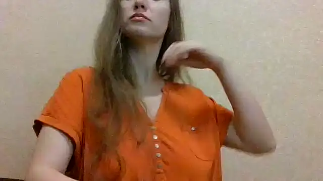 Snapshot of Lynirina chatting on February 3, 2026, 1:04 am Lynirina online show from February 3, 2026, 1:04 am