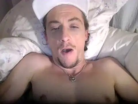 Snapshot of Dubbsssss chatting on August 8, 2026, 8:22 pm Dubbsssss online show from August 8, 2026, 8:22 pm