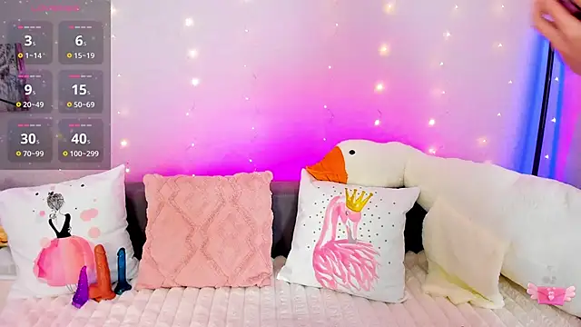 Evarey  online show from February 26, 2026, 5:39 am