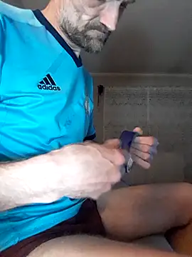 Remello1 online show from April 14, 2026, 2:17 am