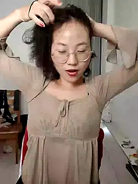 nini10052025 online show from November 19, 2025, 5:18 am