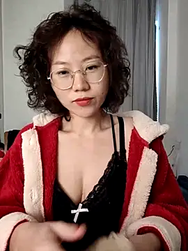 nini10052025 online show from November 22, 2025, 1:15 am