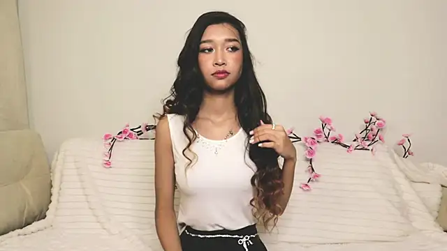 Snapshot of SelinaLukas chatting on October 11, 2025, 4:05 pm SelinaLukas online show from October 11, 2025, 4:05 pm