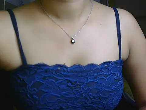 Snapshot of Blossom_rani chatting on October 7, 2025, 7:22 pm Blossom rani online show from October 7, 2025, 7:22 pm