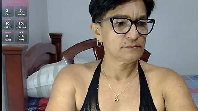 Snapshot of LunaLUVX chatting on October 24, 2025, 3:30 pm LunaLUVX online show from October 24, 2025, 3:30 pm