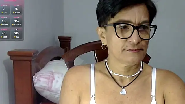 Snapshot of LunaLUVX chatting on October 25, 2025, 2:56 pm LunaLUVX online show from October 25, 2025, 2:56 pm