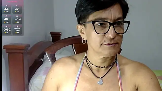 Snapshot of LunaLUVX chatting on October 28, 2025, 2:09 pm LunaLUVX online show from October 28, 2025, 2:09 pm