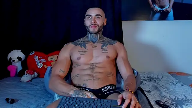 Snapshot of Danny_Willson chatting on June 24, 2026, 2:43 am Danny Willson online show from June 24, 2026, 2:43 am