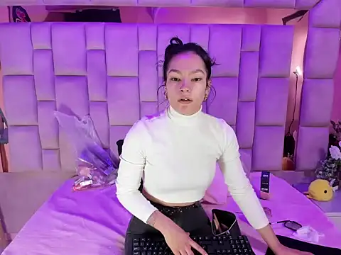 Gisell Squirt  online show from November 27, 2025, 12:40 pm