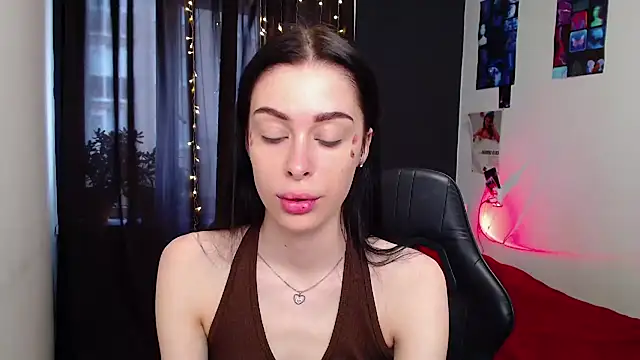 Snapshot of ariel_is_on_vacation chatting on October 14, 2025, 10:27 am ariel is on vacation online show from October 14, 2025, 10:27 am