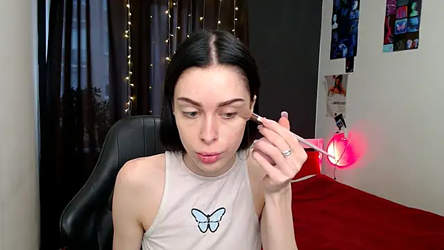 Snapshot of ariel_is_on_vacation chatting on October 29, 2025, 1:46 pm ariel is on vacation online show from October 29, 2025, 1:46 pm