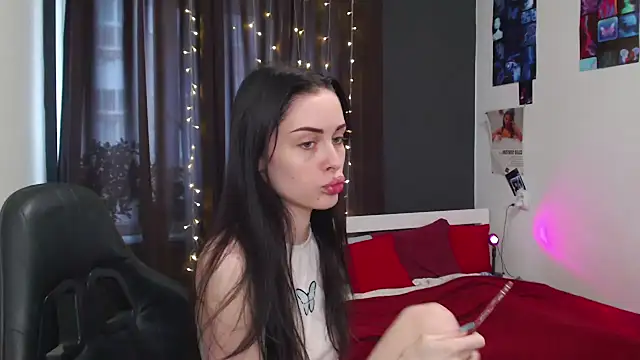 Snapshot of ariel_is_on_vacation chatting on November 11, 2025, 10:15 am ariel is on vacation online show from November 11, 2025, 10:15 am