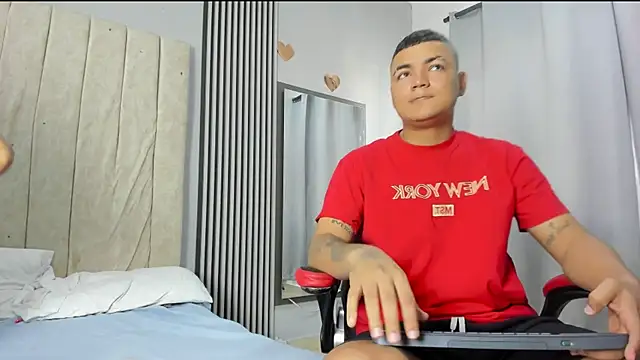 Snapshot of dante_and_kiara chatting on March 1, 2026, 9:06 pm dante and kiara online show from March 1, 2026, 9:06 pm