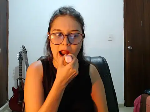 CarlaLorez online show from May 13, 2026, 2:42 am